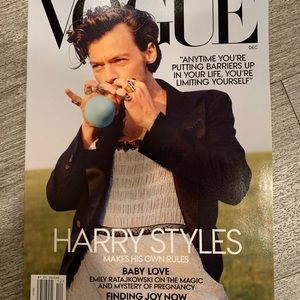 HARRY STYLES VOGUE MAGAZINE DECEMBER 2020💙🤍